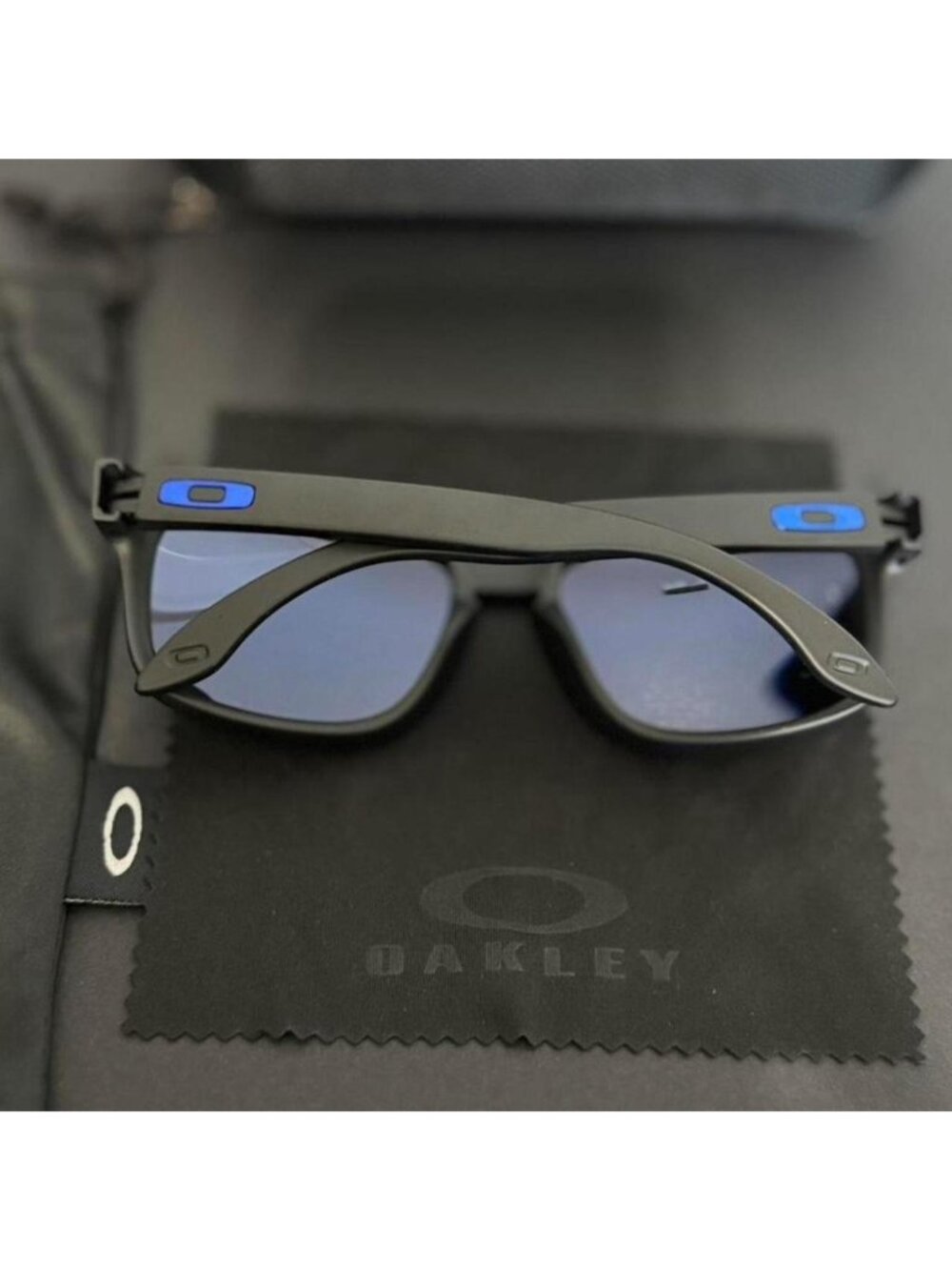 OO9102 Oakley Holbrook Prizm Polarized Sunglasses - Picture 6 of 8